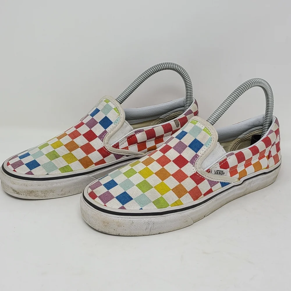 VANS Classic Slip On Low Top Canvas Shoes Rainbow Checkered Skate Pride size 6.5
